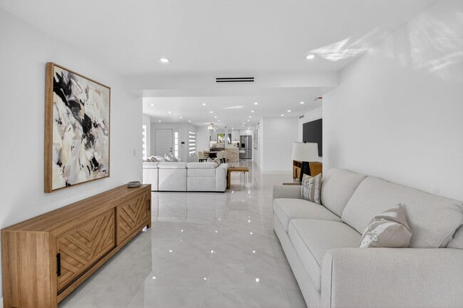 Building Photo - 15322 Strathearn Dr