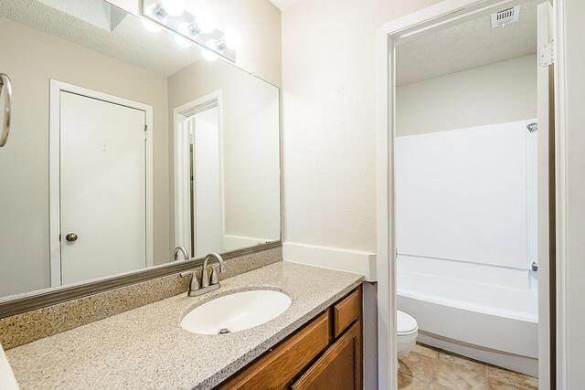 Building Photo - 7825 Beauregard Cir