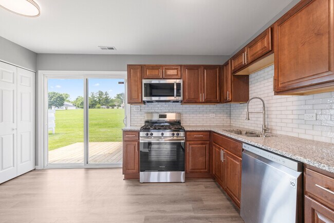 Building Photo - 462 Degas Cir