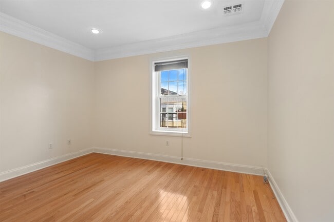 Building Photo - 70 South St