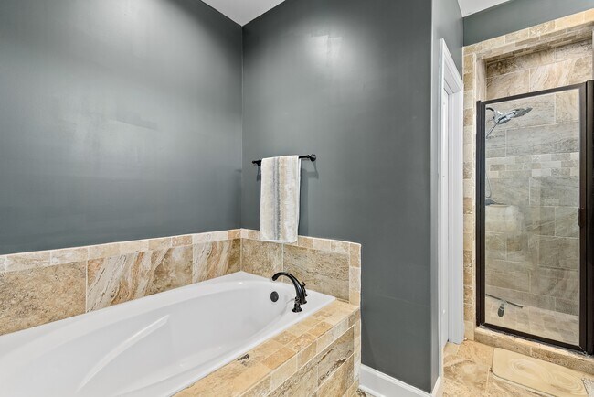 Building Photo - 103 Allisha Ct