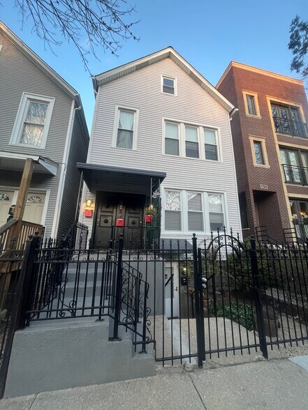 Building Photo - 1655 N Artesian Ave