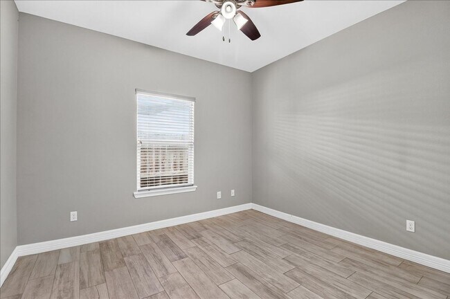 Building Photo - 6718 Stuyvesant Ct