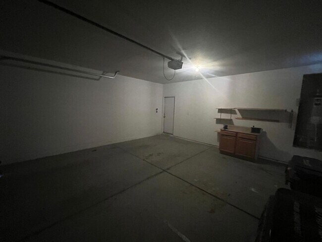 Building Photo - Spacious 3-Bedroom Home in Sought-After Jo...