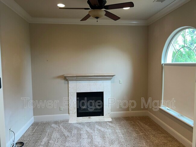 Building Photo - 3766 Mira Loma Dr