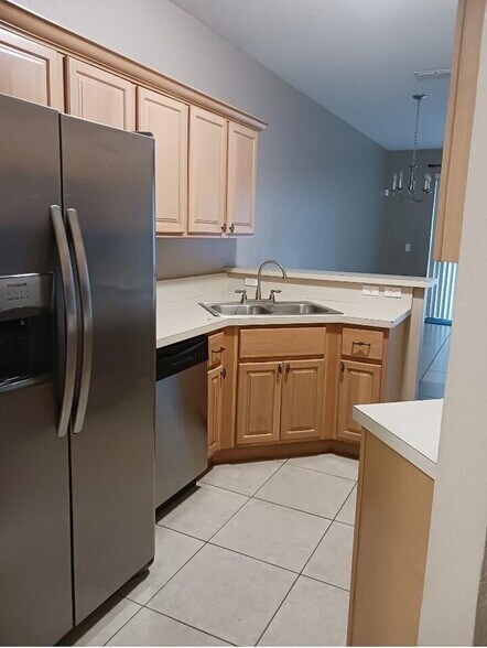 Building Photo - 795 Pipers Cay Dr