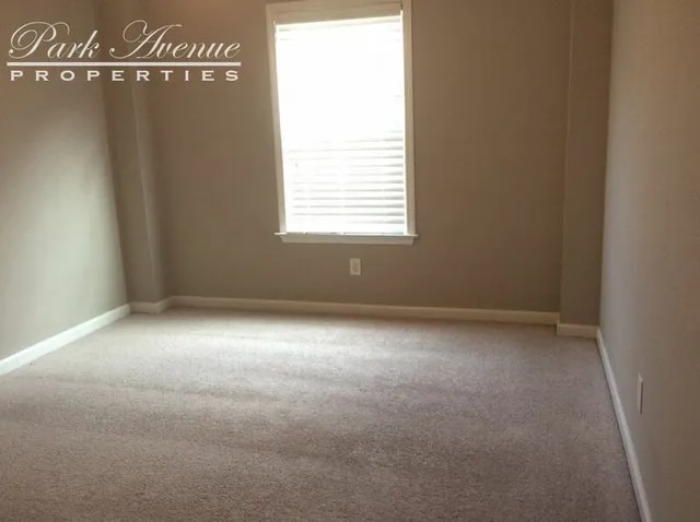 Building Photo - Room in House on Evanston Ct