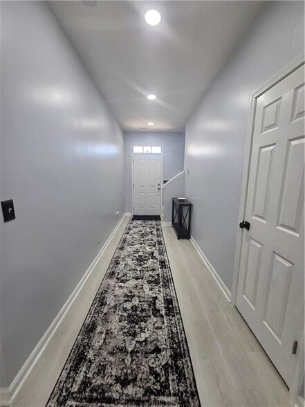 Building Photo - 4106 Dahlgreen Way