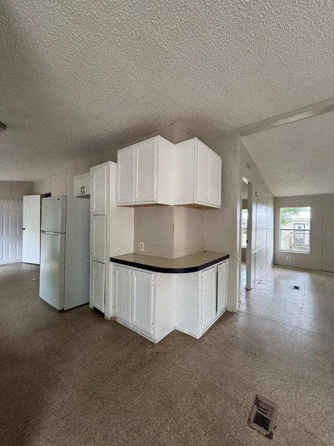 Building Photo - 307 Marcus crt