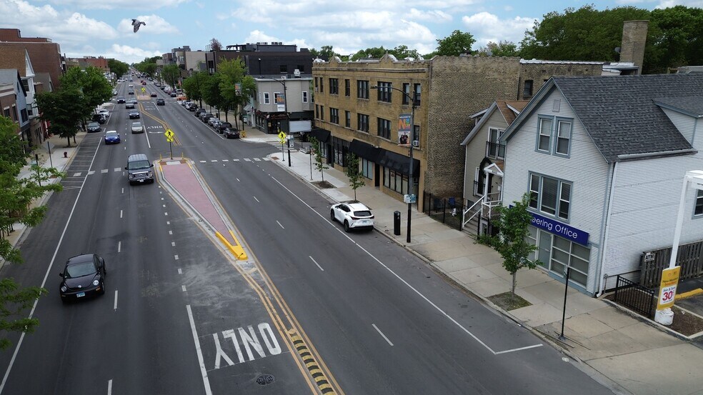 Building Photo - 4344 N Western Ave