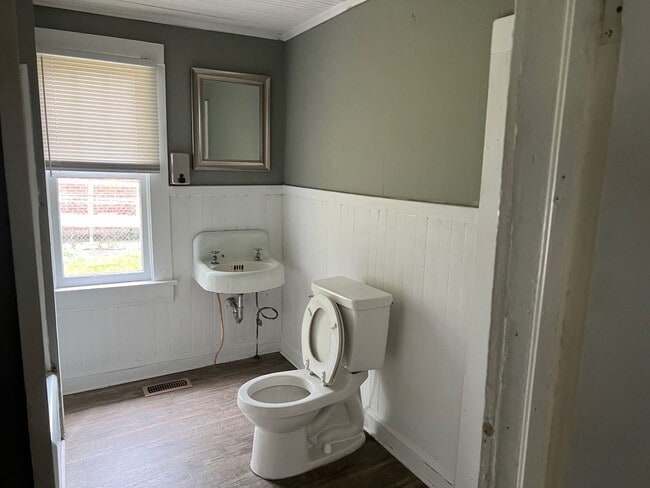 Building Photo - Large 3 Bedroom Home in Edgecombe County -...
