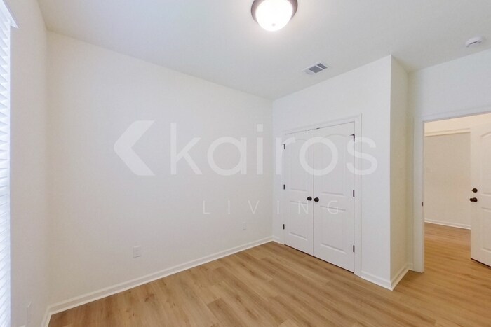 Building Photo - 111 Salvat Dr