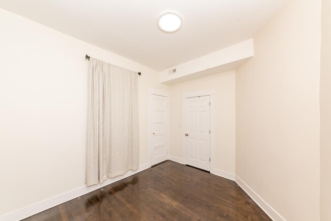 Building Photo - 2 bedroom in Chicago IL 60647