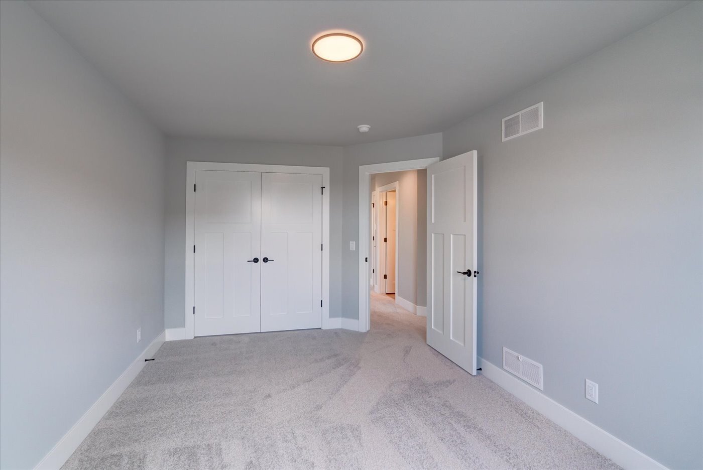 Building Photo - 4866 Suelo Rd