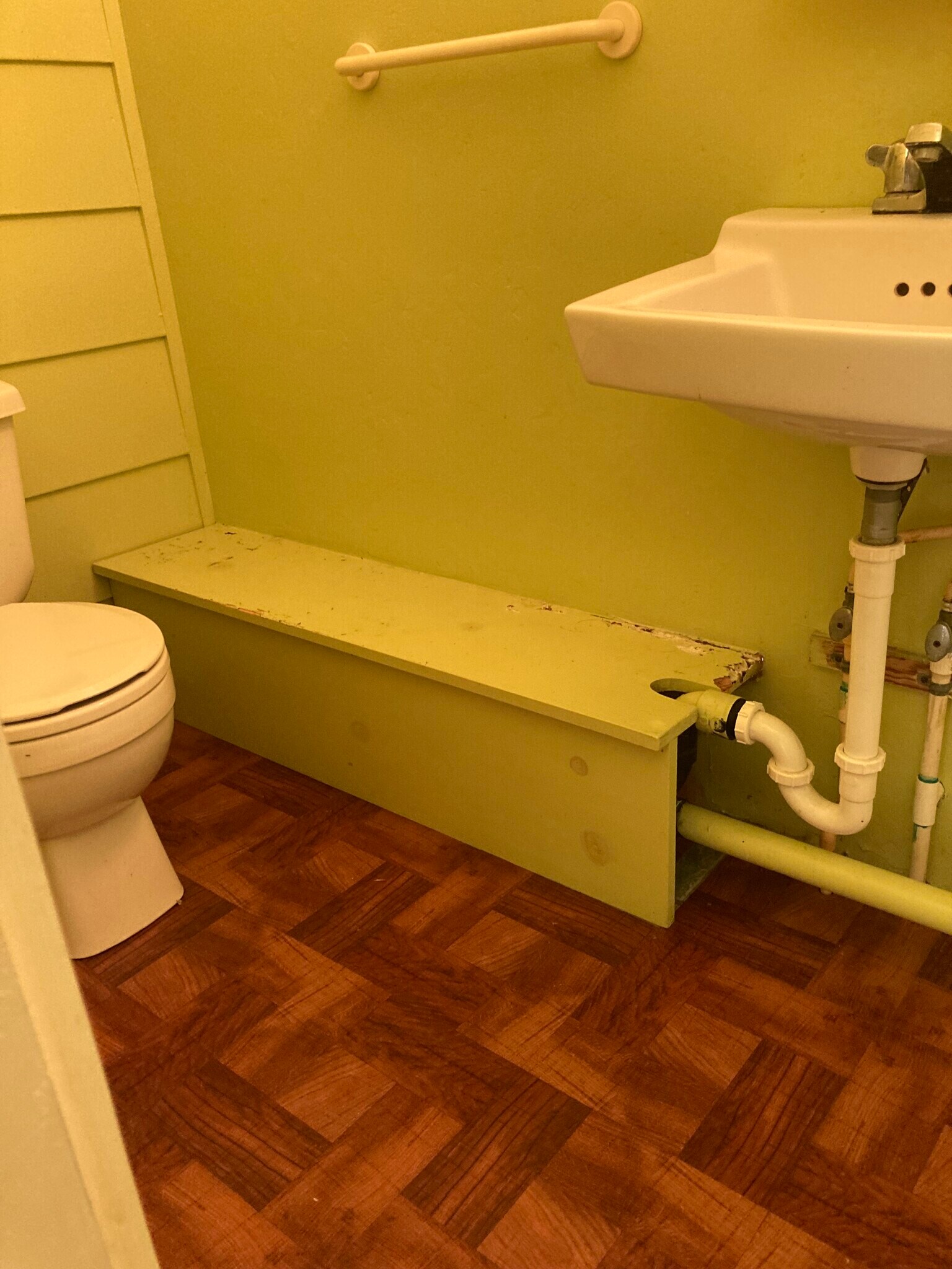 Building Photo - 600 Hoaka Rd