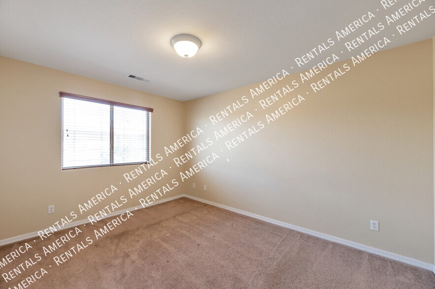 Building Photo - 15813 N Dante Dr
