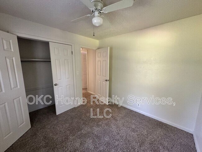 Building Photo - 4117 N Libby Ave