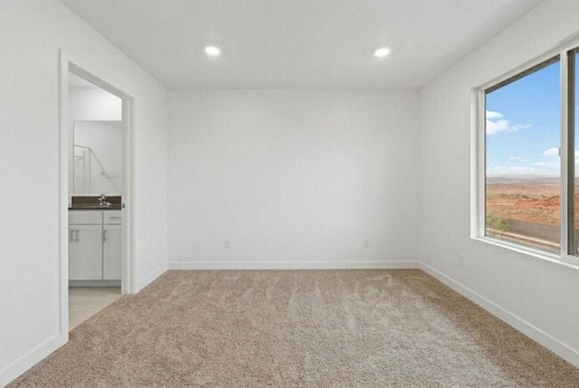 Building Photo - Long Valley Townhome - Amazing Amenities & Small Dogs Allowed