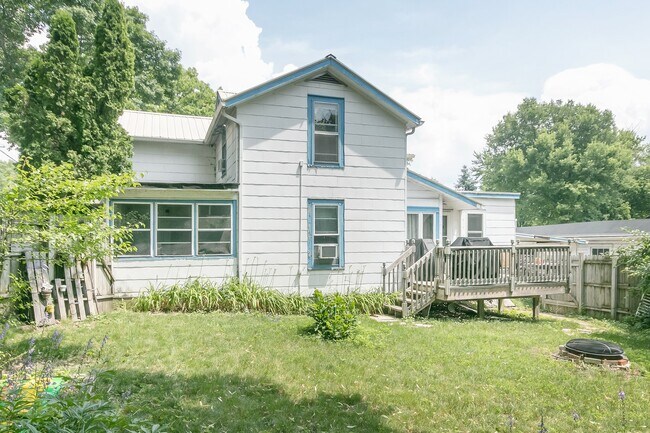 Building Photo - 1305 E Dayton St