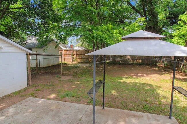 Building Photo - Fully Remodeled Home in the Heart of Belmont