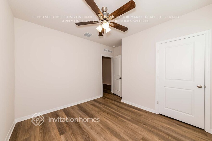 Building Photo - 8021 Majestic Palms Ct