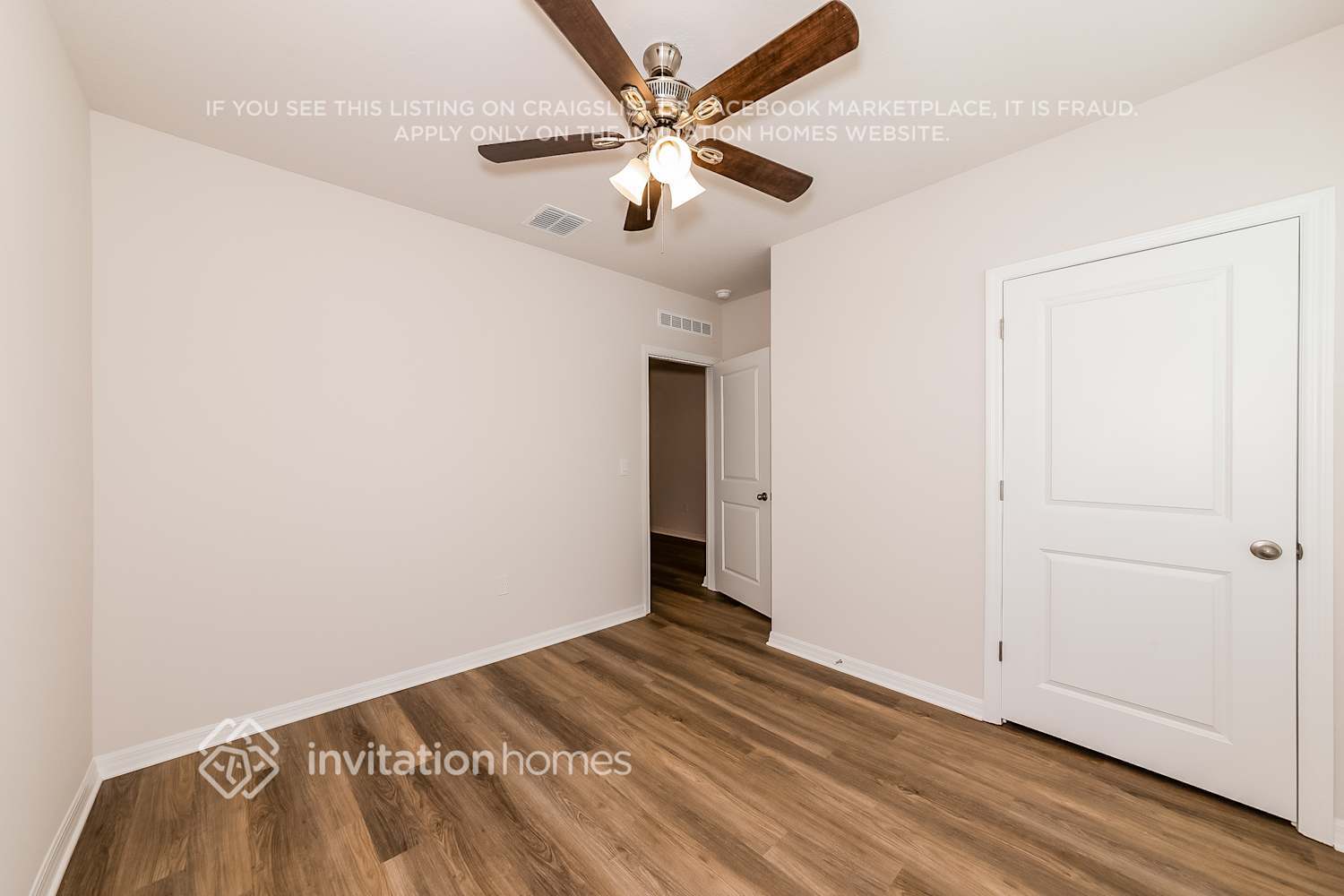 Building Photo - 8021 Majestic Palms Ct