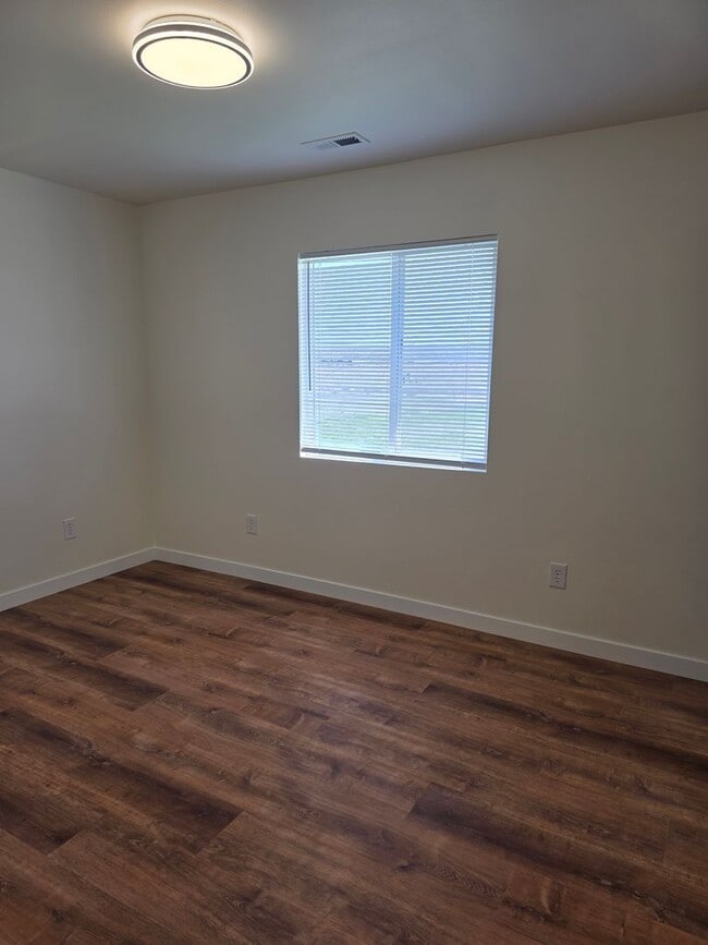Building Photo - 3 Bed 2 Bath one story home in the country on 1 acre