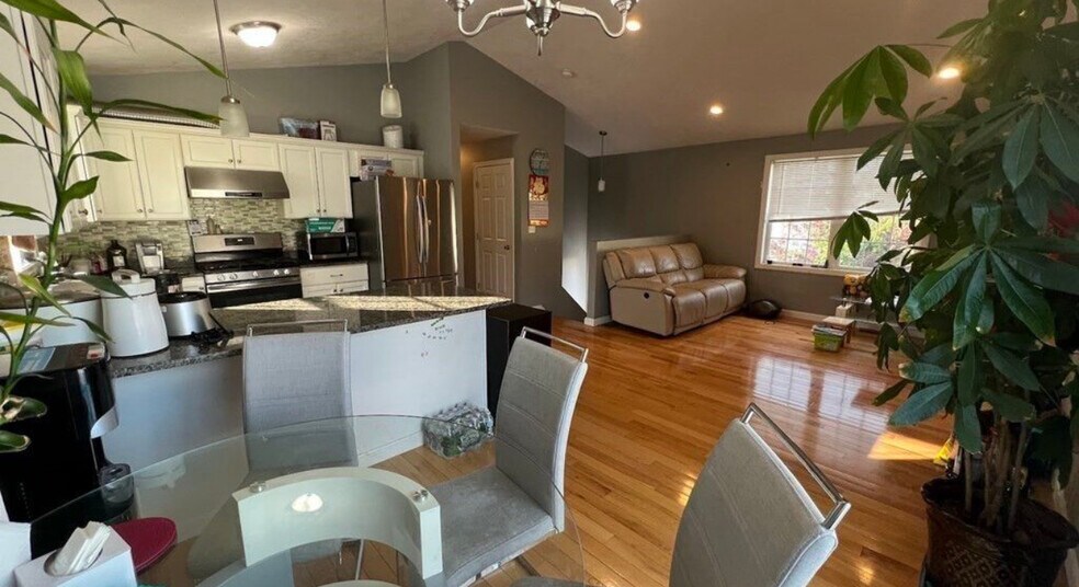 Building Photo - 24 Manchester St