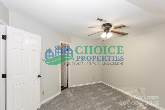 Building Photo - 9223 N Vicksburg Park Ct