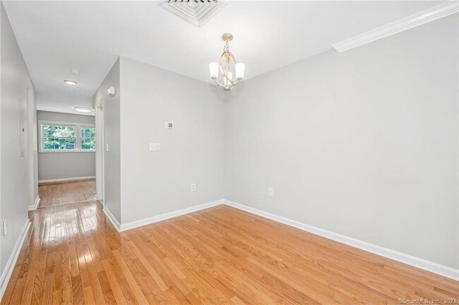 Building Photo - 28 3rd St