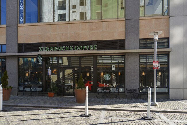 Building Photo - 2/2 Gem in Grosvenor Park!