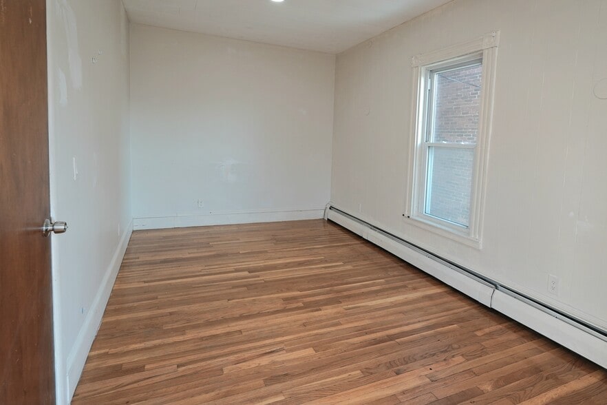 Building Photo - 61 Tudor St