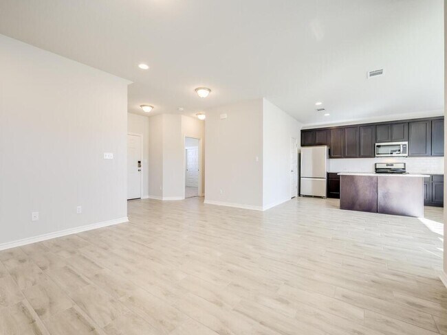 Building Photo - 2117 Pecan Island Dr