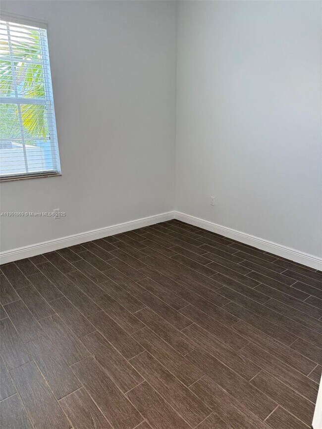 Building Photo - 7765 SW 54th Ct