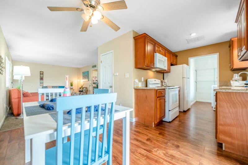 Building Photo - 718 N Floral St