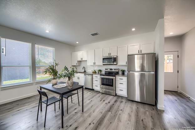 Building Photo - 2066 Dry Creek