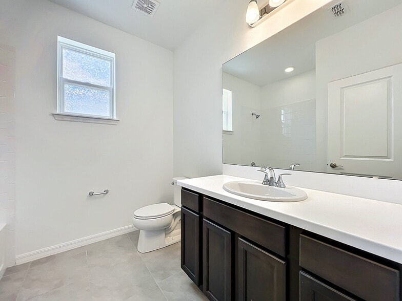 Building Photo - 16007 Micelli Dr