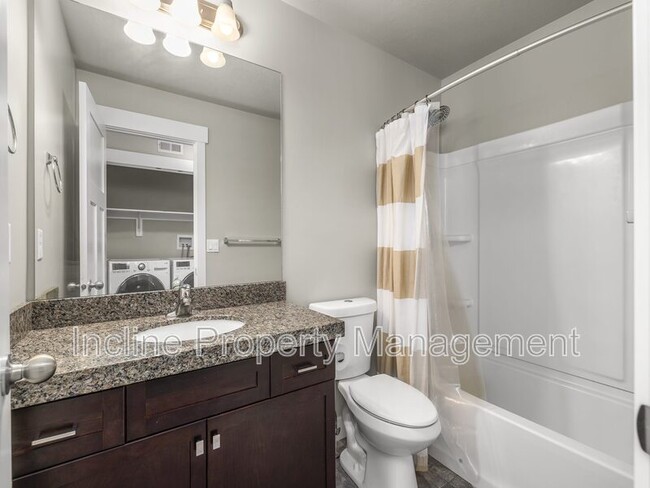 Building Photo - 401 E Corral Creek Dr