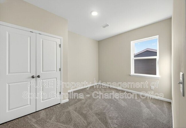 Building Photo - 102 Winding Grv Ln