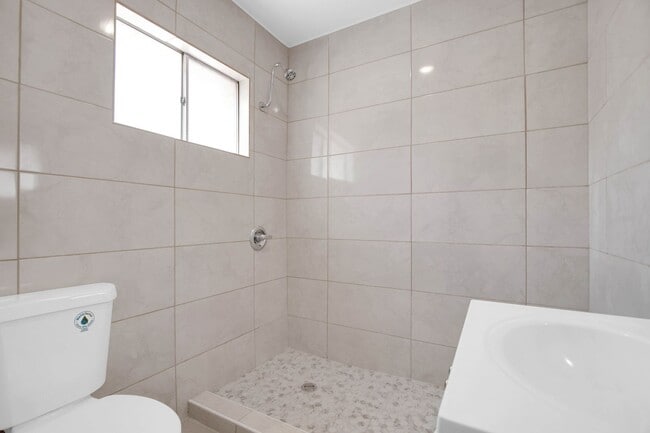 Building Photo - Adorable 3 bedroom, 2 bath apartment in Northeast El Paso!