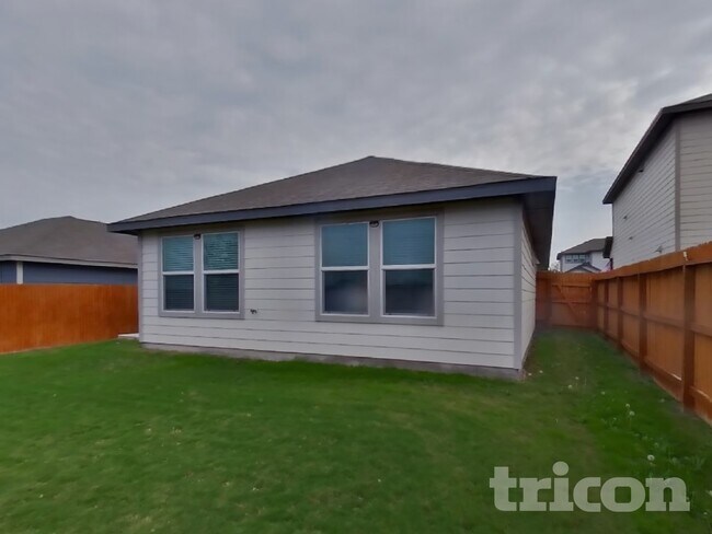 Building Photo - 13681 Paxton Blvd