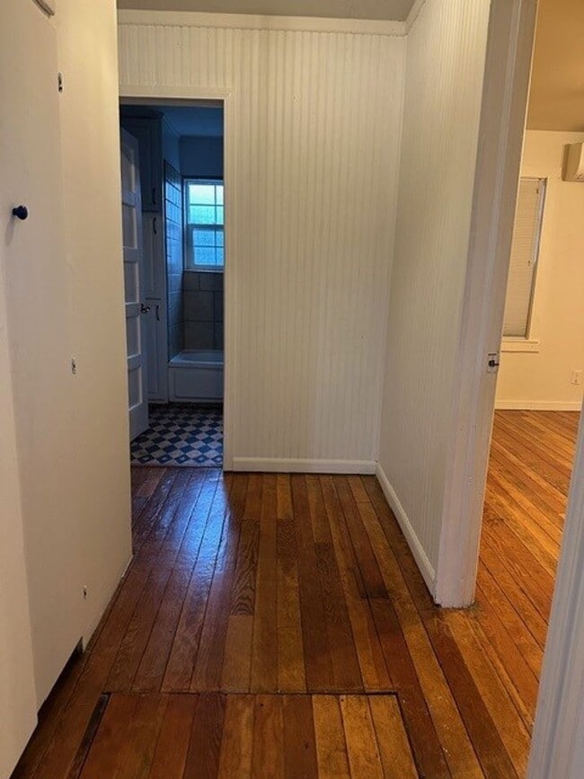 Building Photo - Recently renovated 4 bed, 2 bath home in Grants Pass!