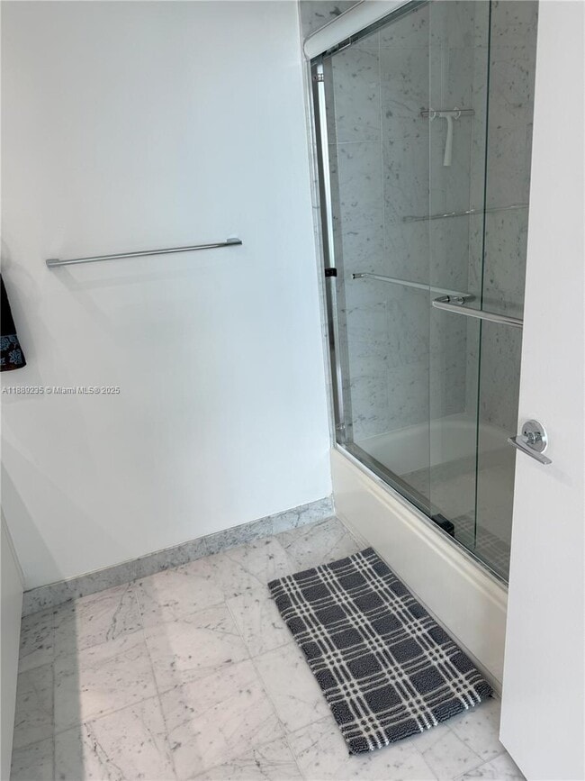 Building Photo - 16400 Collins Ave