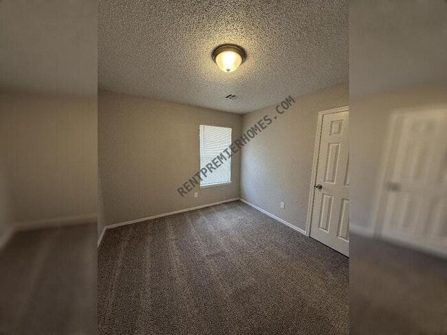 Building Photo - 7413 NW 125th St