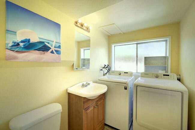 Building Photo - Great Home For Rent