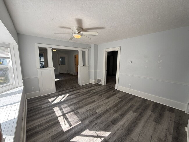 Building Photo - Spacious & Homey 3-Bedroom with Bonus Room