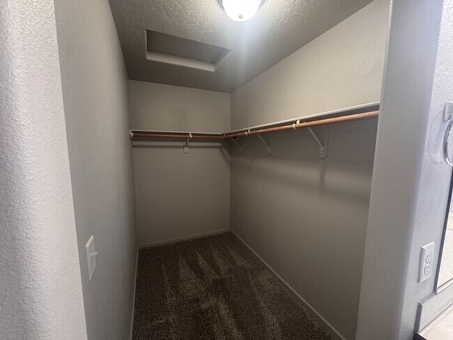 Building Photo - Luxury 4 Bed, 2 Bath Rancher in Spokane Valley!