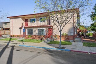Building Photo - 2727 McGee Ave