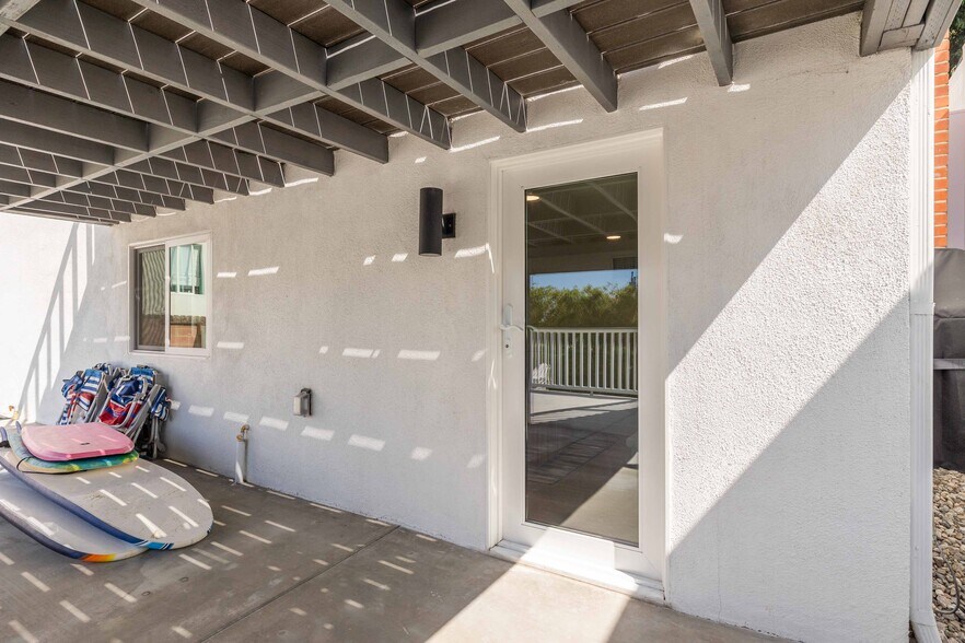 Building Photo - 609 S Gertruda Ave