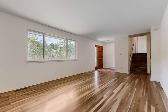 Building Photo - 1290 Judson Dr